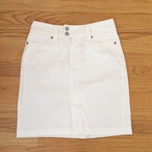 Gap- white jean skirt- size 1